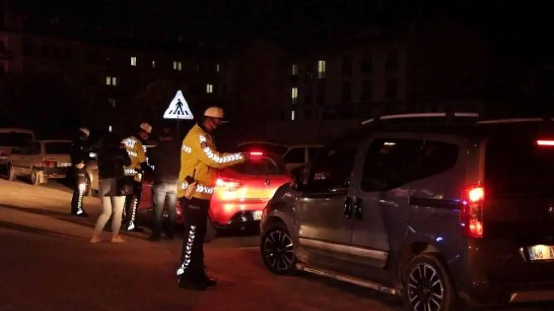 Menteşe'deki Trafik Ekiplerinden Alkol Uygulaması