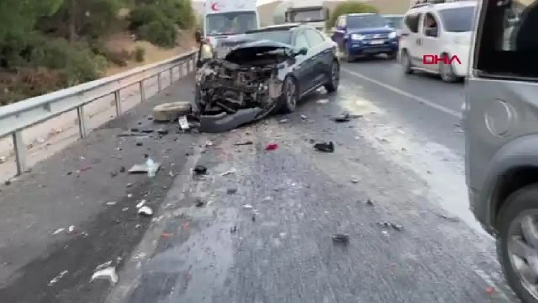 Muğla'da Zincirleme Kaza: 5 Araç Birbirine Girdi