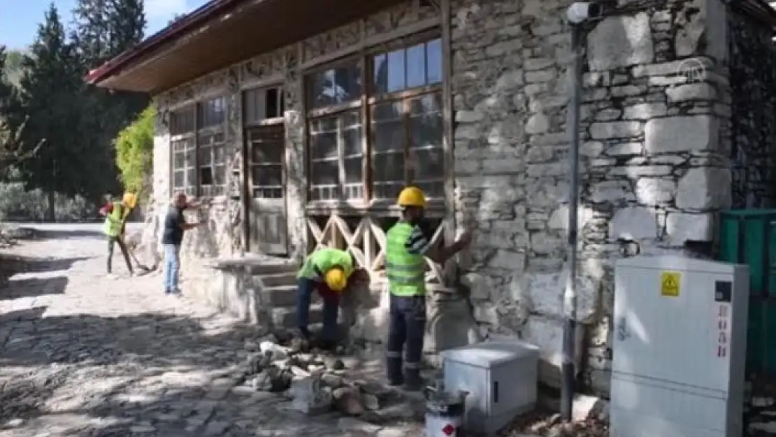 Stratonikeia Antik Kenti'nin Asırlık Kahvehanesi Restore Ediliyor