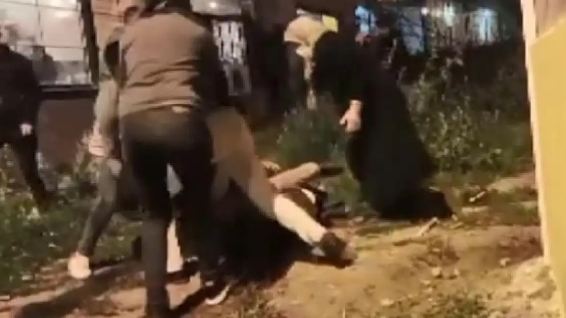 Taksicilerin Kavgasında Yumruklar Havada Uçuştu