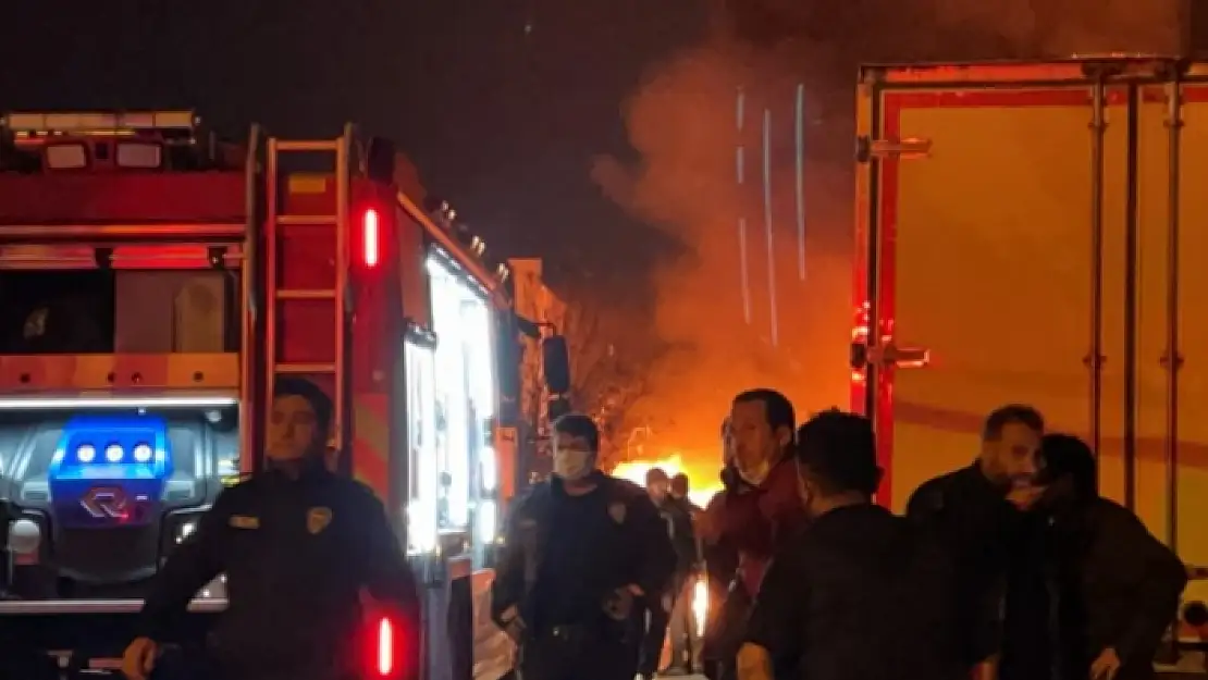 Avcılar'daki 2 Katlı Fabrikada Yangın!