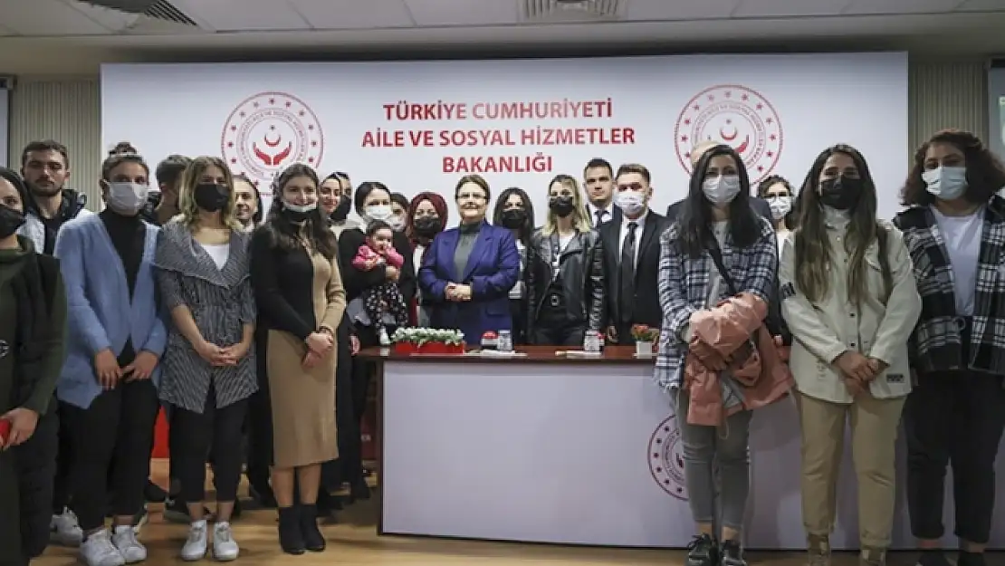 Bakanlık, Devlet Korumasındaki 1050 Genci Atadı