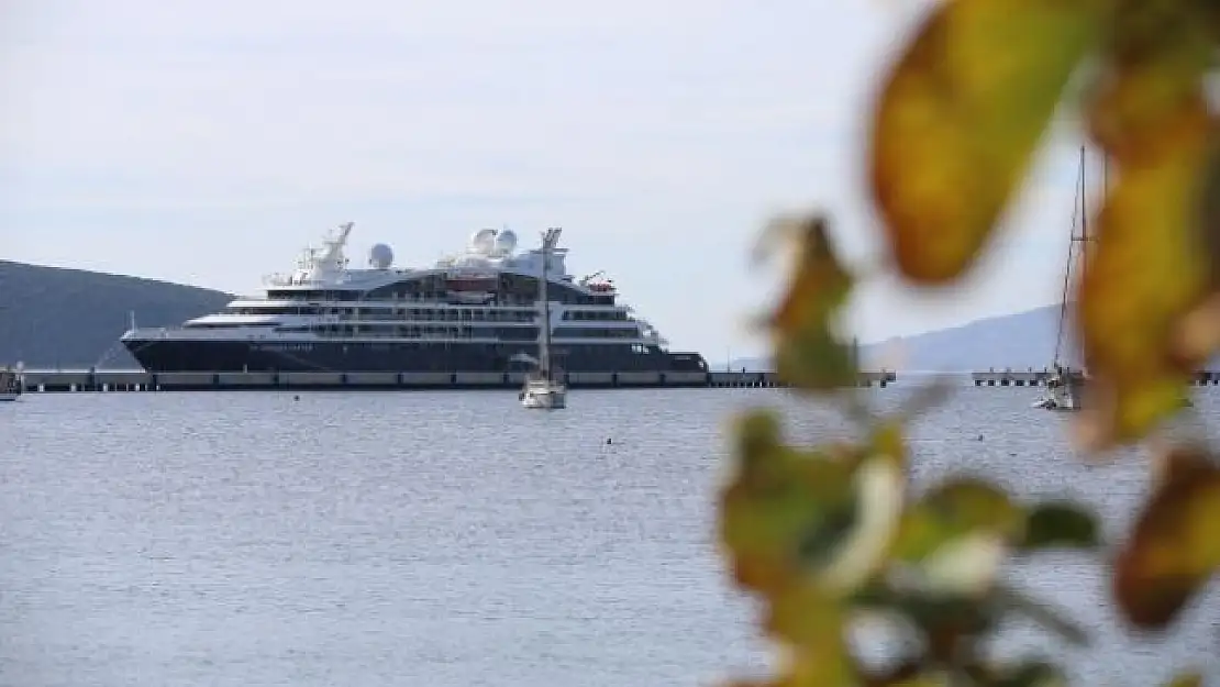 Bodrum'daki Kruvaziyer Gemisi Esnafın Yüzünü Güldürdü