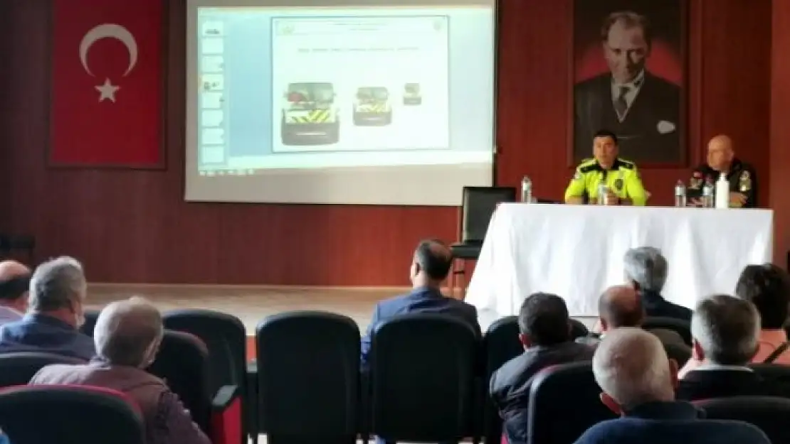 Marmaris'te Okul Servisi Şoförlerine Trafik Eğitimi Verildi