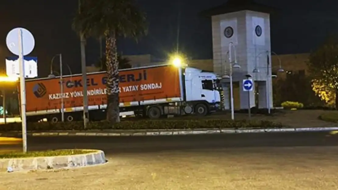 Menteşe'deki Tırın Şaşırtan Park Yeri!