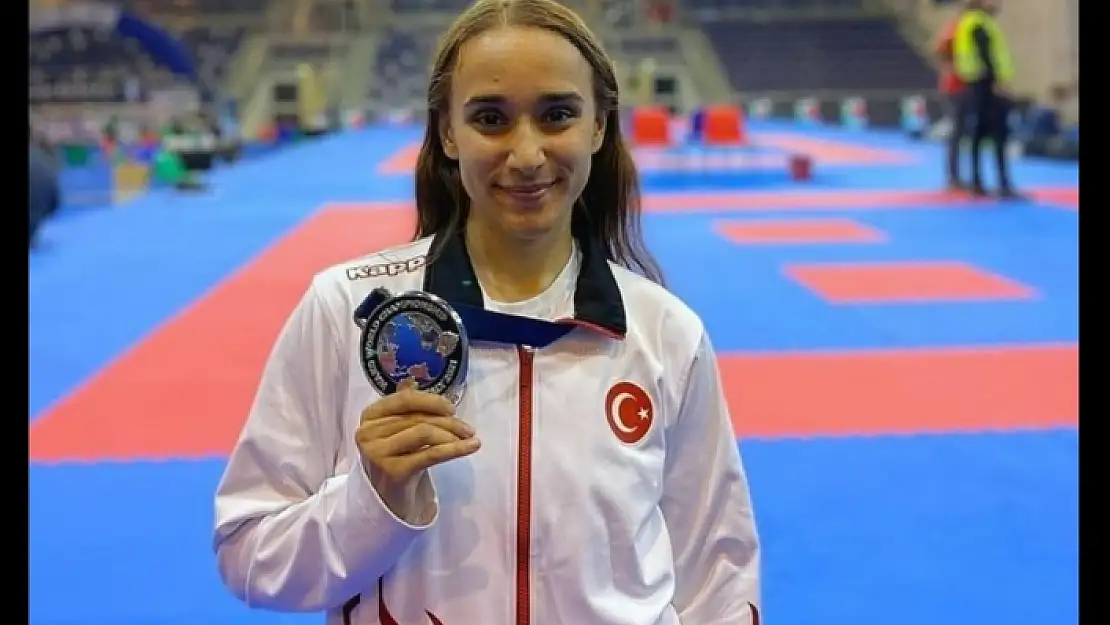 MSKÜ Öğrencisi Büşra Demirayak'tan Büyük Başarı