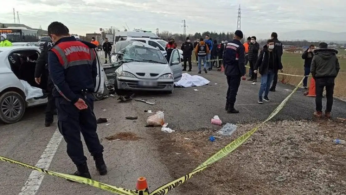 6 Kişinin Yaşamını Yitirip 3 Kişinin Yaralandığı Katliam Gibi Kazada Kahreden Detay