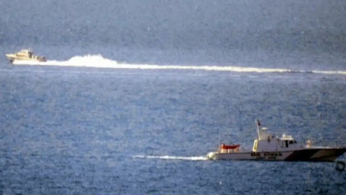Bodrum'daki Kardak Kayalıklarına Gelmeye Çalışan Yunan Sahil Güvenliğe Türk Sahil Güvenlikten Engel