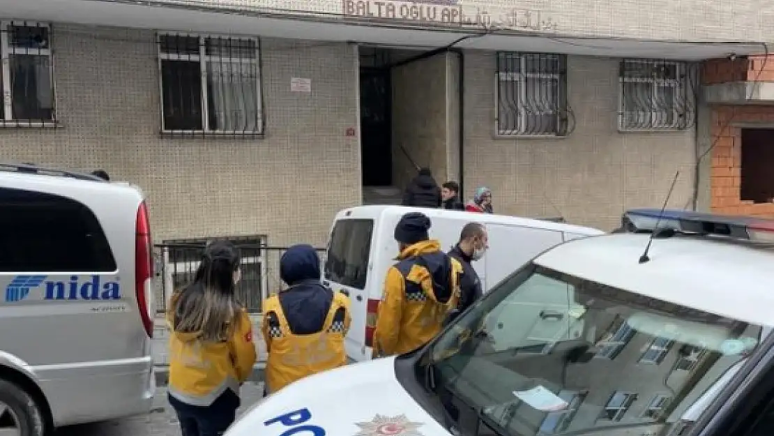 Cinnet Getiren Baba, 7 Yaşındaki Oğlunu Boğazını Keserek Öldürdü