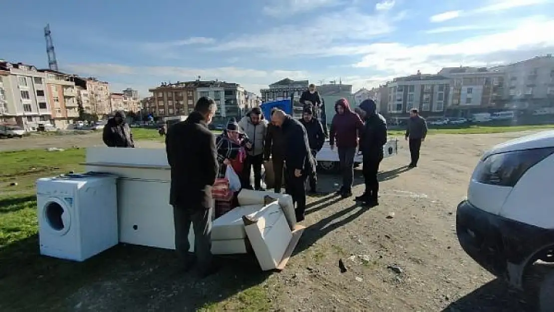 İki Eşli Adamla Birlikte Olan Kadın Kendini Sokakta Buldu