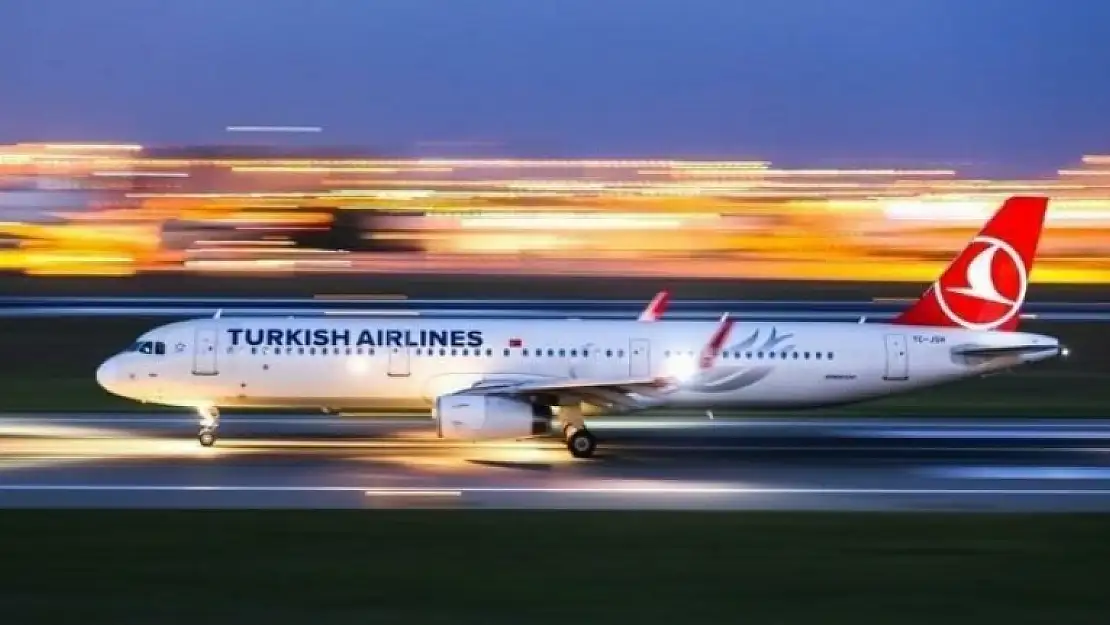 Korku Dolu Anlar: THY Uçağı Zorunlu İniş Yaptı