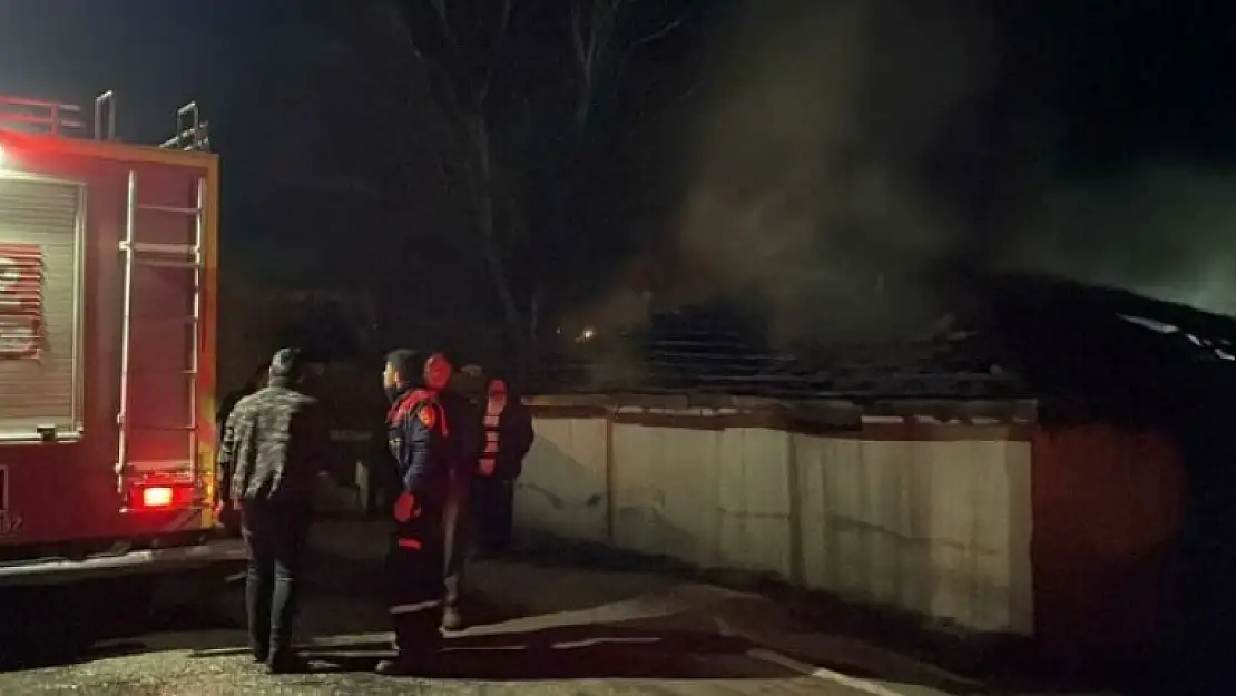 Kuzenini Vurdu Evini Ateşe Verip Kaçtı!