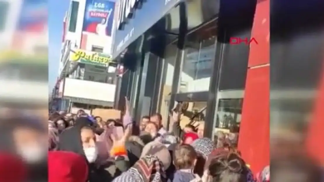 Mağaza İndirimi İzdihama Neden Oldu!