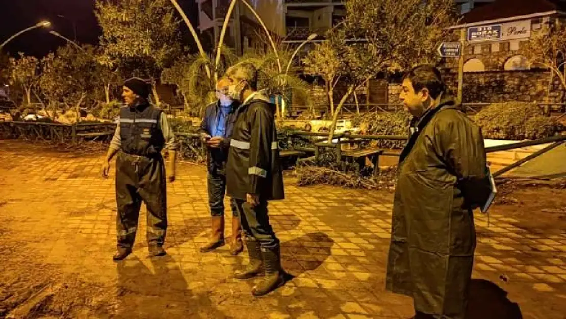 Marmaris Belediye Başkanı'ndan Gece Mesaisi