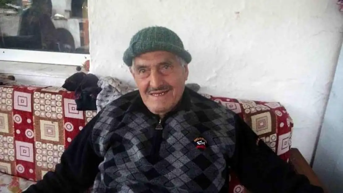 Marmaris'te Yaşayan 82 Yaşındaki Fedai Amca Yanan Ormanlar İçin Şiir Yazdı