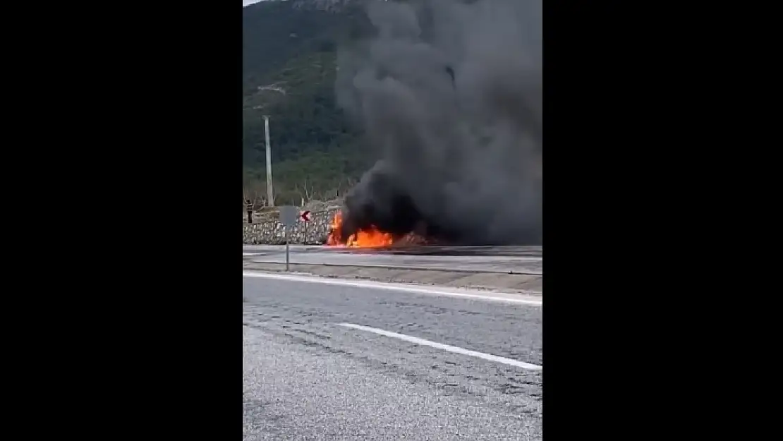 Milas'ta Araç Alev Alev Yandı