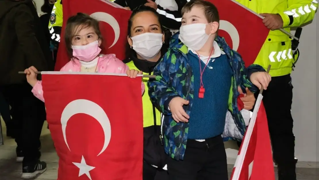 Muğla'da Trafik Polisleri Engelli Öğrencilerle Buluştu