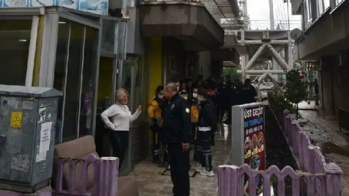 Öğrenci Yurdunda Dehşet: Aşçı, Öğrencinin Satırla Başını Kesti!