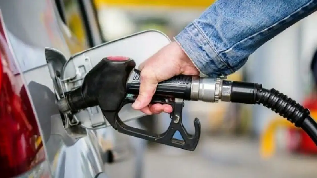Yeni Yıl Öncesi Benzine Bir Zam Daha!