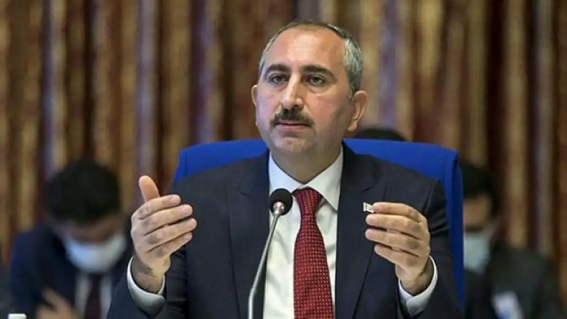 Adalet Bakanı Abdulhamit Gül İstifa Etti, Yerine Bekir Bozdağ Atandı
