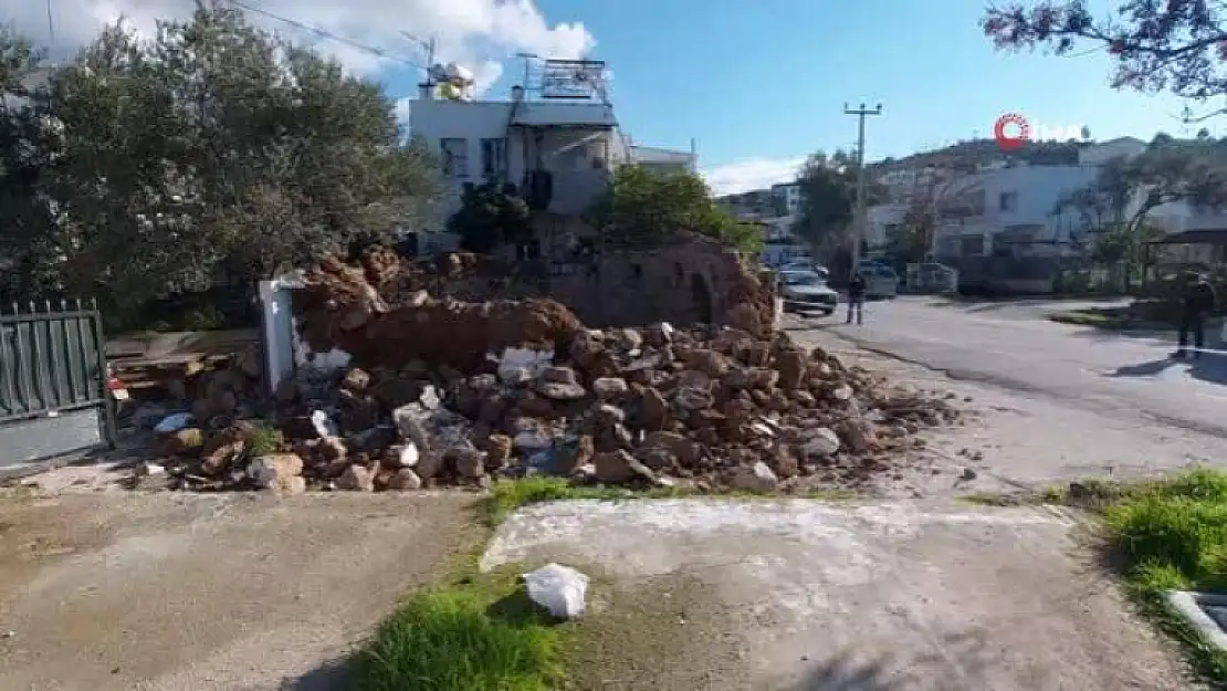 Bodrum'daki Sarnıç Büyük Gürültüyle Yıkıldı