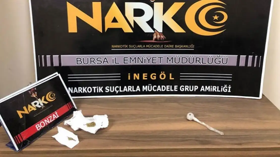 Canlı Yayında Uyuşturucu Kullanan İki Genç Tutuklandı
