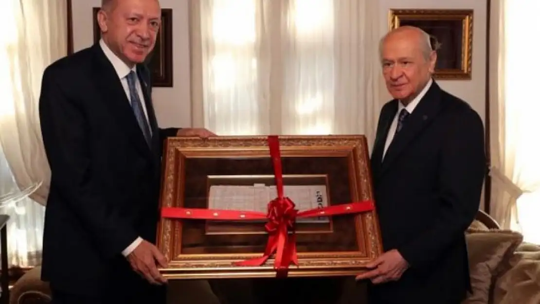 Cumhurbaşkanı Erdoğan'dan Bahçeli'ye Gülümseten Hediye