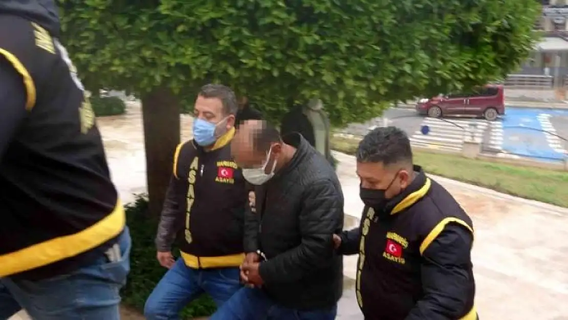 Marmaris'te Kız Öğrencilere Tacizde Bulunan Şahıs Yakalanarak Adliyeye Sevk Edildi