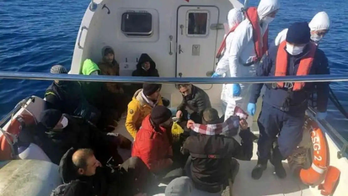 Marmaris'te 16 Düzensiz Göçmen Kurtarıldı