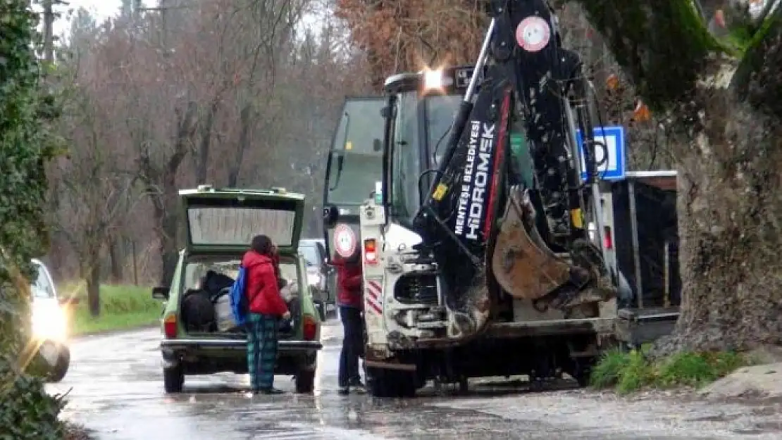 Menteşe'de Yağışlar Yayla Yolunu Kapattı