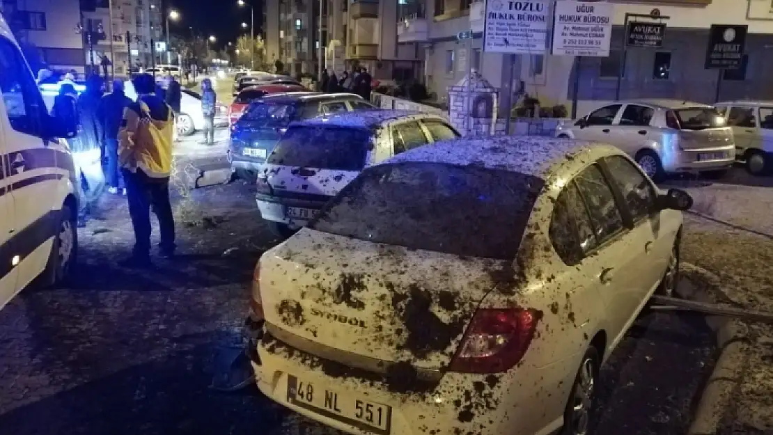 Menteşe'deki Alkollü Sürücü Park Halindeki Araçlara Çarptı