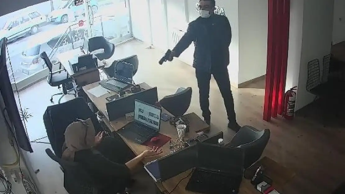 Yasak Aşk Yaşadığı Kadını Katletti!