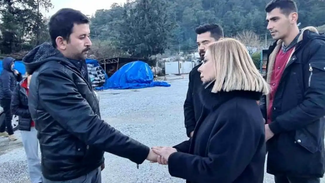 AK Parti Muğla Milletvekili Gökcan, Marmaris'teki Acılı Aile ile Görüştü