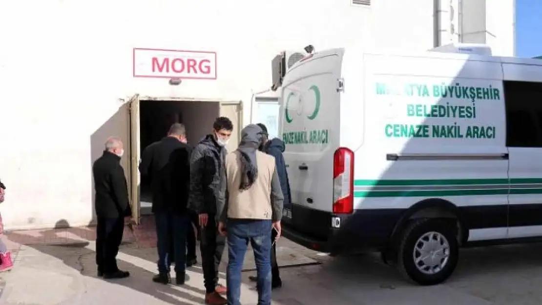 Mamadan Zehirlenen 3 Bebekten 2'si Öldü