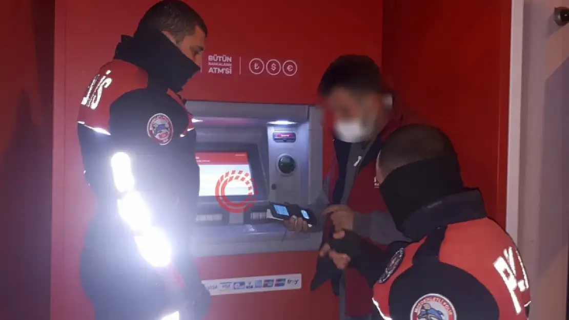 Marmaris'te 90 Bin Lira Dolandırılan Marangozun 100 Bin Lira Daha Yatırması Engellendi