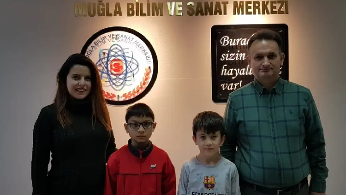 Matematik Sınavında Muğla'daki İki Öğrenciden Büyük Gurur