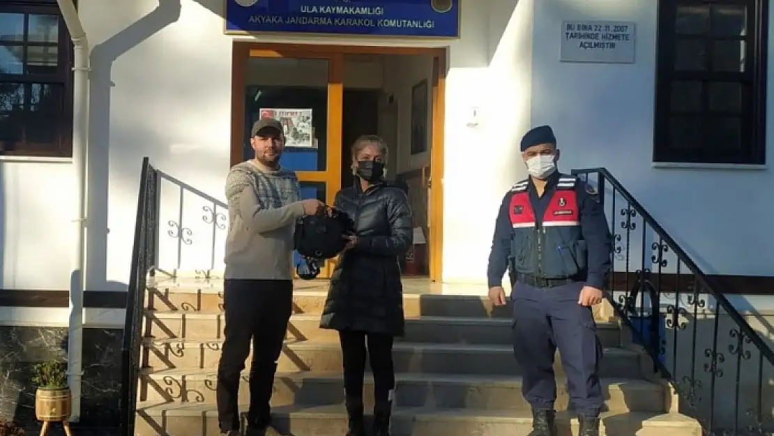 Ula'da Ekmek Teknesi Yanan, Aracı Soyulan Seyyar Satıcıdan Örnek Davranış
