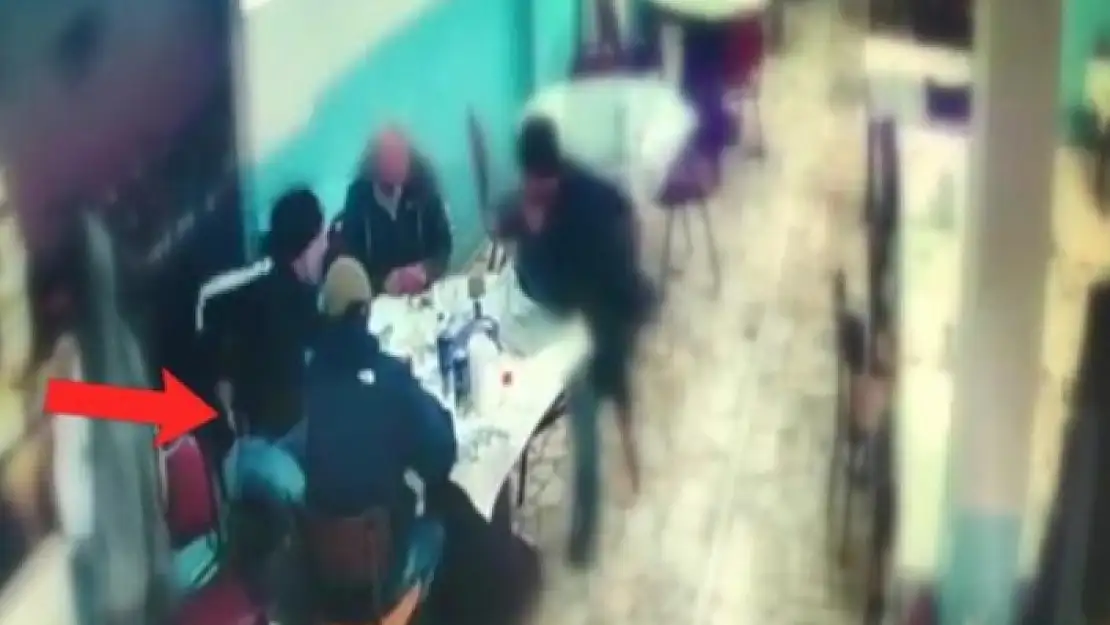 Barış Masası Kana Bulandı: 4 Yıl Önce Küsen Arkadaşlardan Biri Hayatını Kaybetti, Biri Hapse Girdi