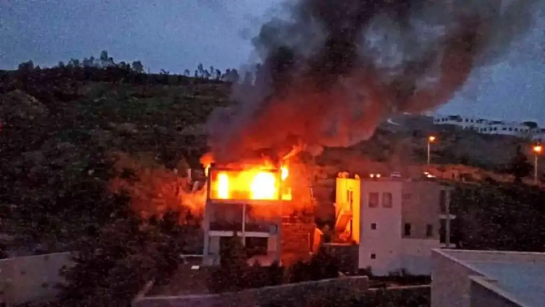 Bodrum'da Yangın: Ev Alev Topuna Döndü