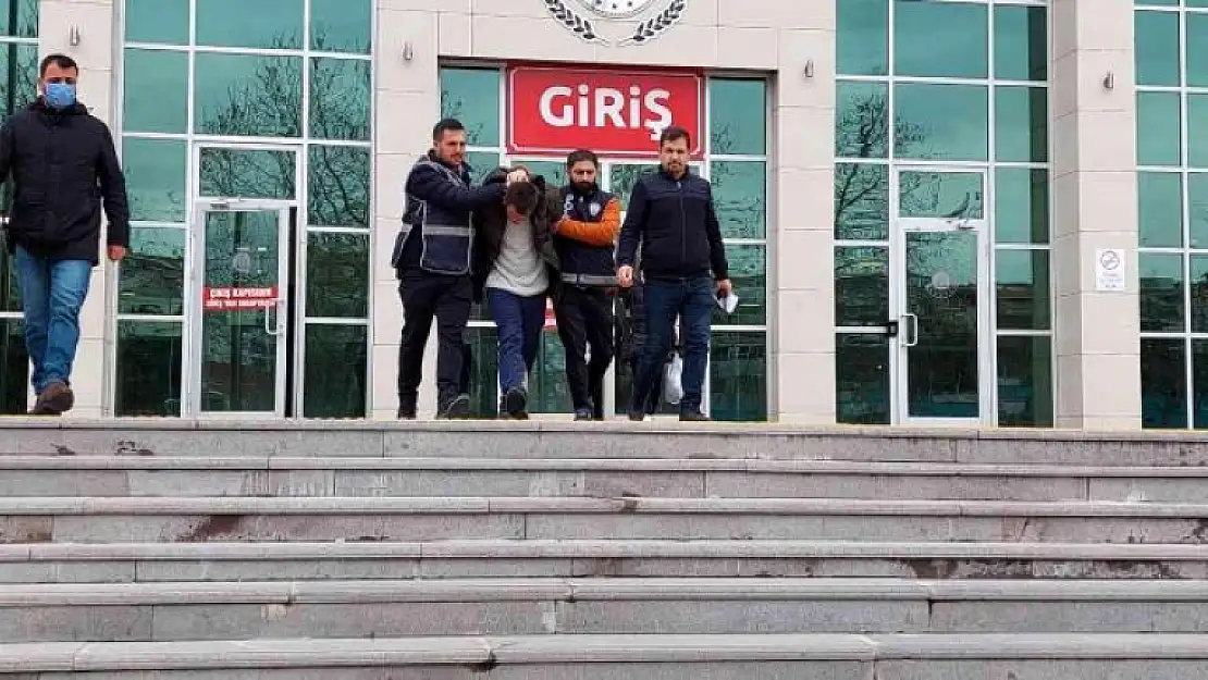 Boşanma Aşamasında Olduğu Kadına Dehşeti Yaşattı!