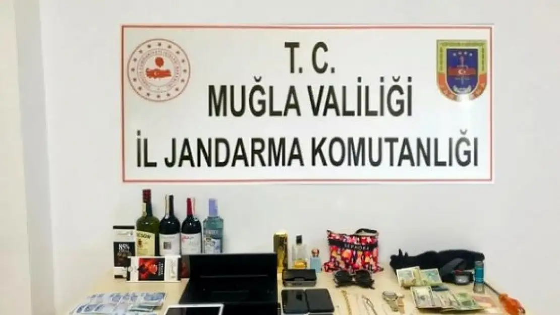 Fethiye'de 2 Eve Girdiler, JASAT'tan Kaçamadılar