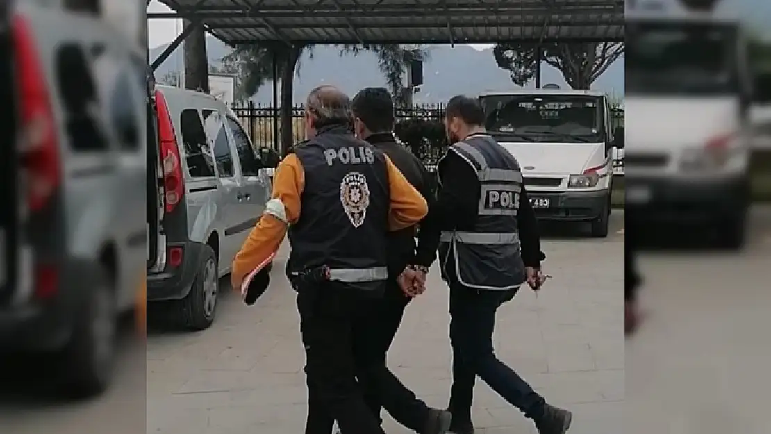 Fethiye'de Kesinleşmiş Hapis Cezası Bulunan Hükümlü Sahte Kimlikle Yakalandı