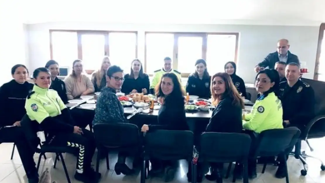 Köyceğiz İlçe Emniyet Müdürlüğü'nden Kadın Personele Kahvaltı Sürprizi