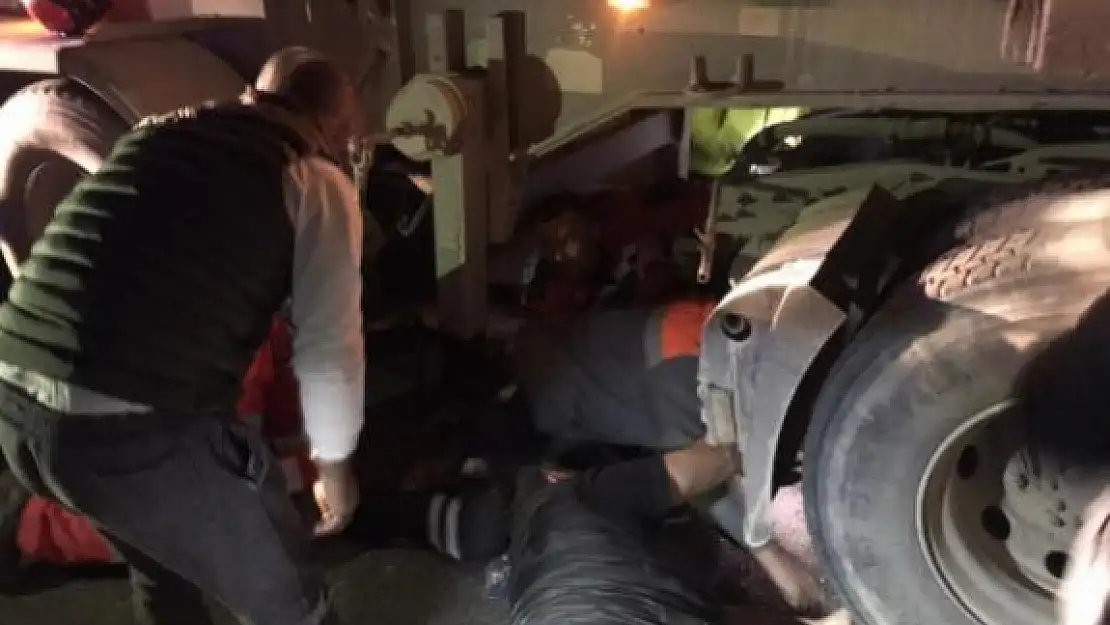 Milas'ta Kazaya Müdahale Eden Polis, Kamyonun Altında Kalarak Ağır Yaralandı