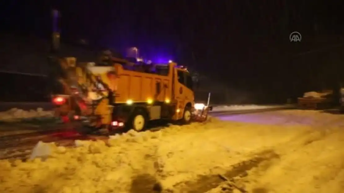 Muğla-Denizli Kara Yolunda Mahsur Kalan Hasta Kadın ve Ailesi Kurtarıldı