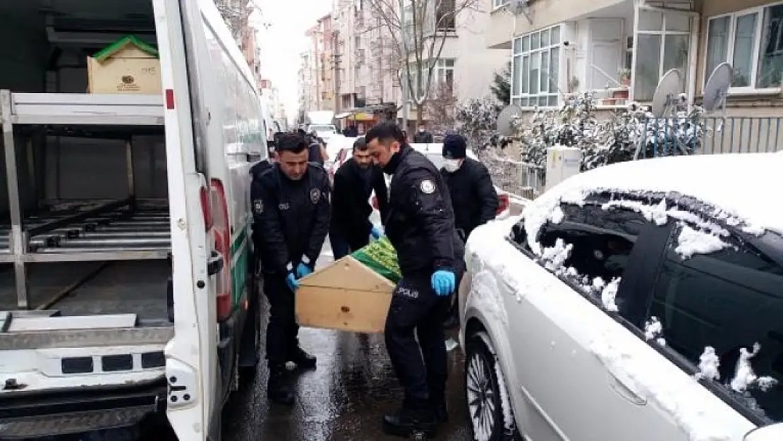 Üvey Teyzesini Vahşice Katletti, Eşini de Yaraladı