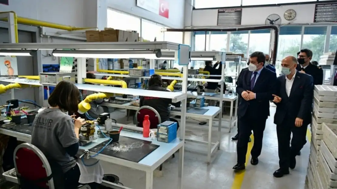 Vali Orhan Tavlı, Menteşe'de Kadın İstihdamıyla Öne Çıkan Fabrikayı Ziyaret Etti
