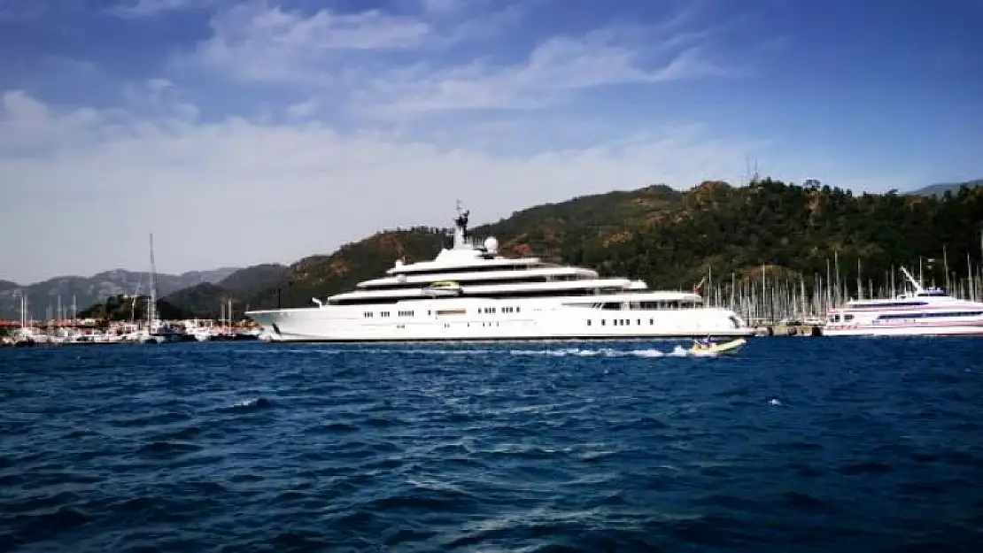 Abramovic'in 1,5 Milyar Dolarlık Lüks Yatı Marmaris'ten Ayrıldı