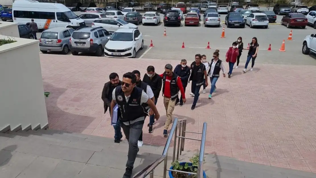 Bodrum'da Dolandırıcılık İddiasıyla Yakalanan 6 Zanlıdan 1'i Tutuklandı