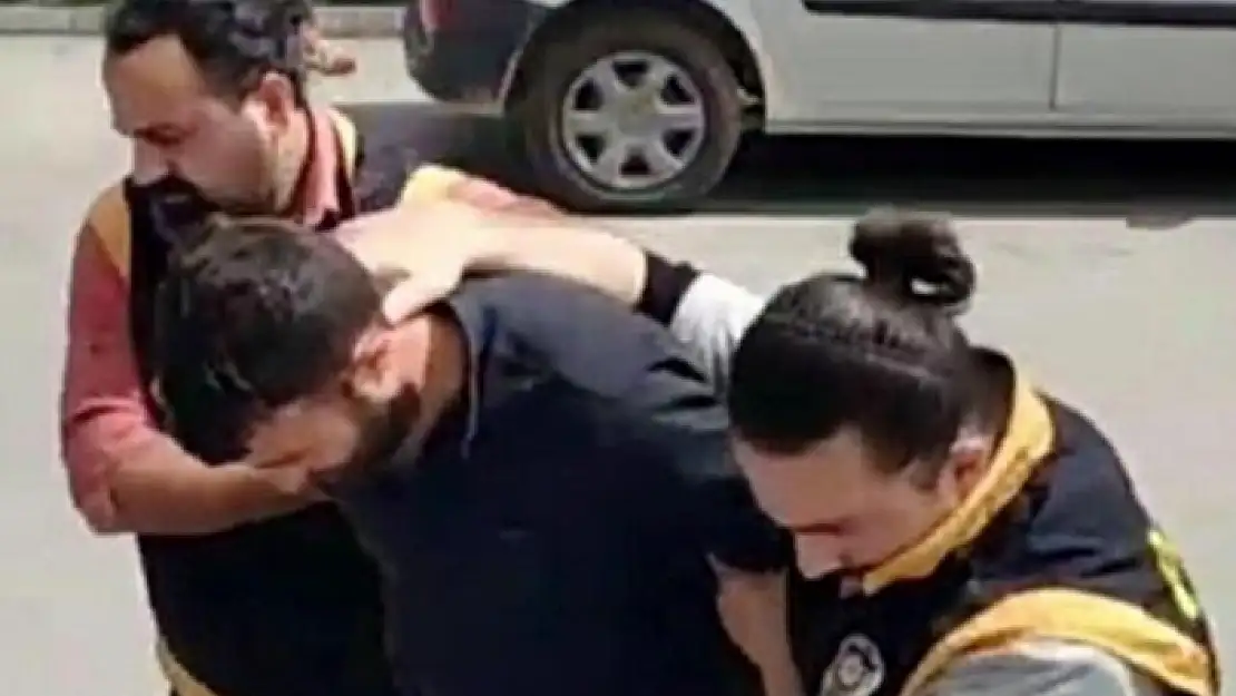 Fethiye'de Ev Arkadaşını Çekiçle Katleden Şüpheli Adliyeye Sevk Edildi